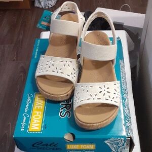 Skechers Women's Beach Bluss Sandals with Luxe Foam Size 9.5